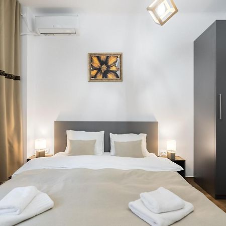 Urban Walls Apartments 5B Bucureşti Ngoại thất bức ảnh