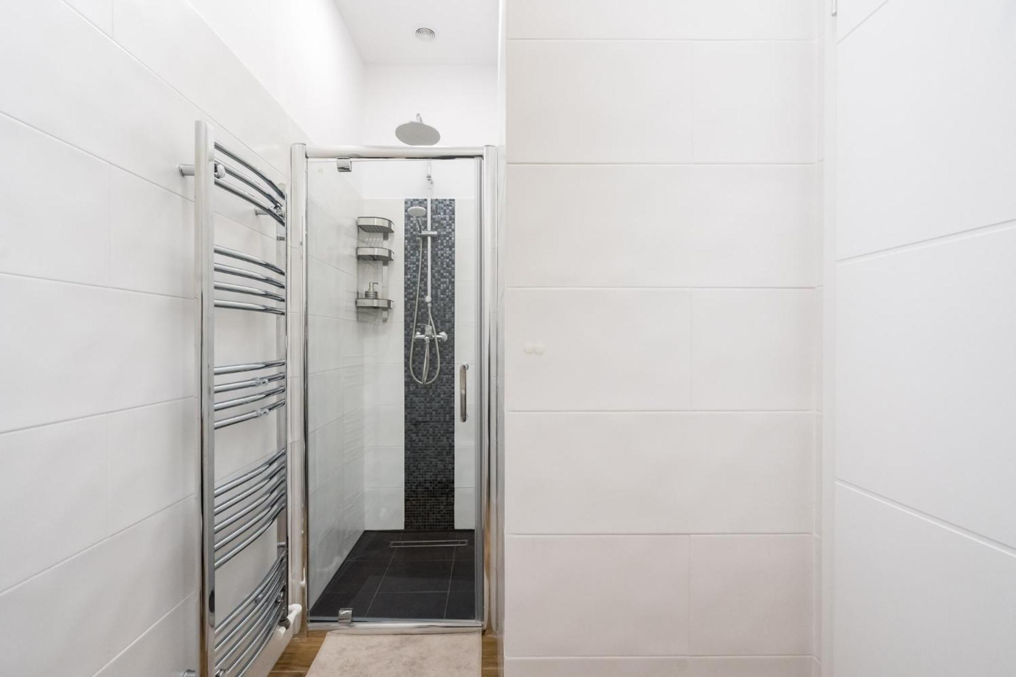Urban Walls Apartments 5B Bucureşti Ngoại thất bức ảnh
