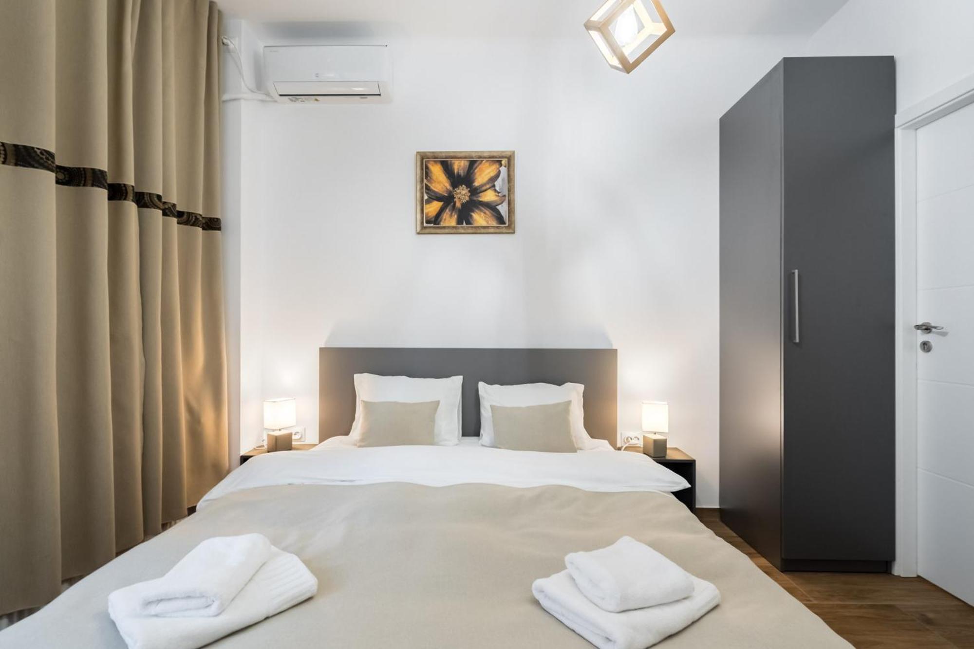 Urban Walls Apartments 5B Bucureşti Ngoại thất bức ảnh